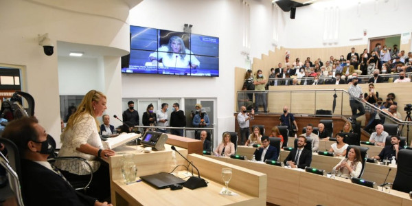 Lee más sobre el artículo EL INTENDENTE INAUGURÓ EL PERÍODO DE SESIONES ORDINARIAS 2022